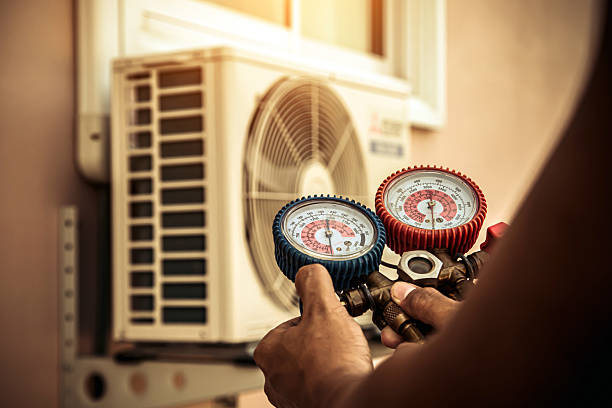 Professional Ac Installation technician working in Ashburn, VA